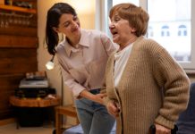 Association d’aide à la personne : quels services pour bien vieillir à domicile ?